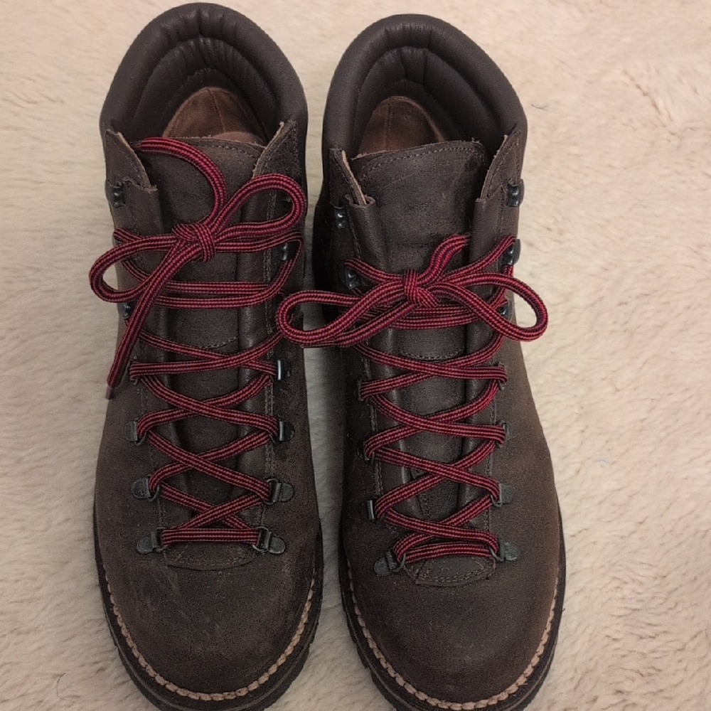 Men's Velasca Suede Hiking Boots with Red Laces